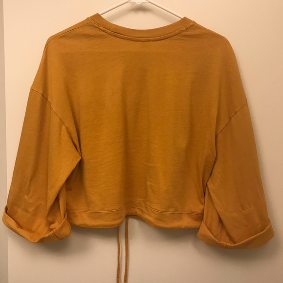 cropped long sleeve top from Aritzia - Picture 4 of 7